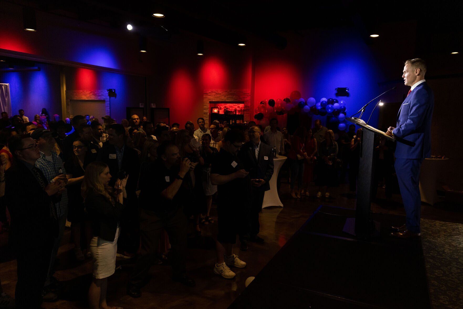 051122-owh-new-govrace-ar12.JPG